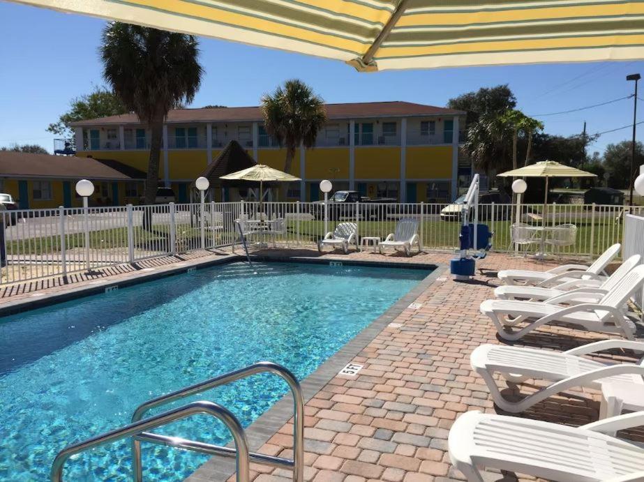 Economy Suites Winter Haven Exterior foto